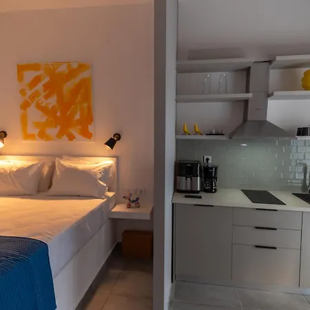 Petite Maison Ιτέα